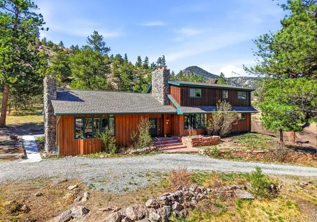 Photo 2 of Single family home for sale at 5 Mohawk Rd, Lyons, CO 80540 | MLS# 1909515 | Listing updated on 2026-09-12