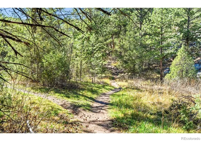 Photo 4 of Single family home for sale at 5 Mohawk Rd, Lyons, CO 80540 | MLS# 1909515 | Listing updated on 2026-09-12