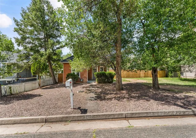 Photo 2 of Sale Pending at 2407 Howbert St, Colorado Springs, CO 80904 | MLS# 3637102 | Listing updated on 2026-10-07