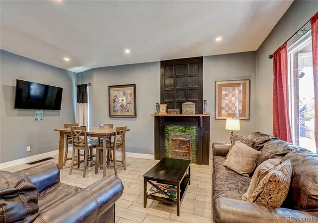 Photo 4 of Single family home for sale at 638 S Lincoln St, Denver, CO 80209 | MLS# 9292339 | Listing updated on 2026-09-15