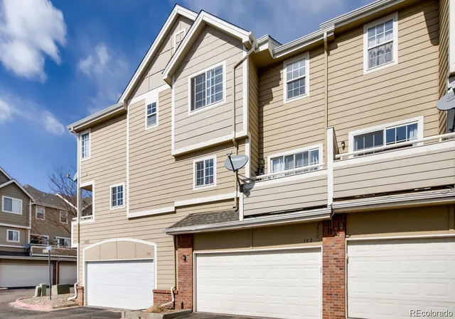 Townhouse for sale at 1387 S Danube Ct #102, Aurora, CO 80017 | MLS# 2484682