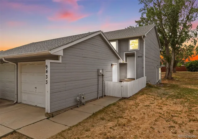 Photo 4 of Townhouse for sale at 9433 Lou Dr, Thornton, CO 80260 | MLS# 5076085 | Listing updated on 2026-09-10