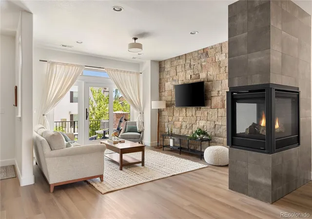Photo 2 of Townhouse for sale at 2489 S Orion St, Lakewood, CO 80228 | MLS# 9206002 | Listing updated on 2026-09-13