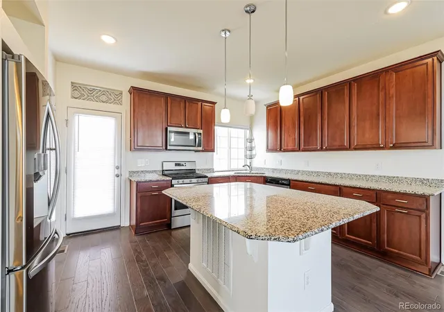 Photo 4 of Sale Pending at 26198 E Maple Dr, Aurora, CO 80018 | MLS# 7361359 | Listing updated on 2026-09-29