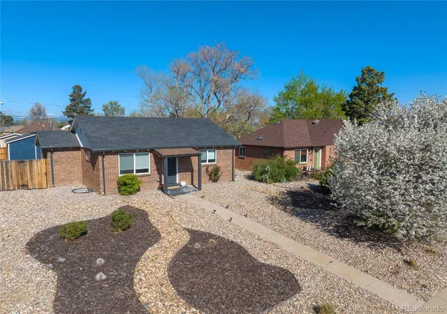 Photo 1 of Single family home for sale at 3011 Oneida St, Denver, CO 80207 | MLS# 8847137 | Listing updated on 2026-09-13