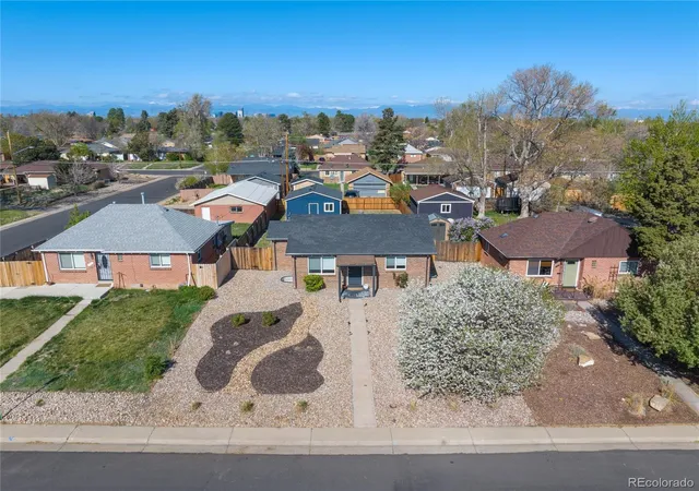 Photo 3 of Single family home for sale at 3011 Oneida St, Denver, CO 80207 | MLS# 8847137 | Listing updated on 2026-09-13