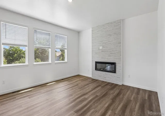 Photo 4 of Single family home for sale at 1368 Sunrise Hl Dr, Berthoud, CO 80513 | MLS# 4004063 | Listing updated on 2026-09-14