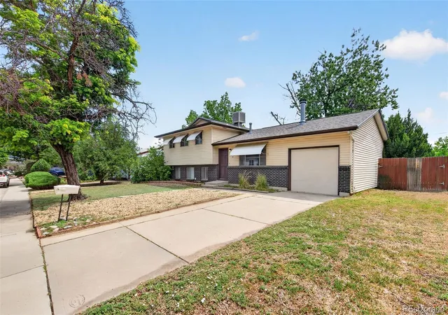 Photo 2 of Single family home for sale at 446 S Lima Cir, Aurora, CO 80012 | MLS# 5442178 | Listing updated on 2026-09-14