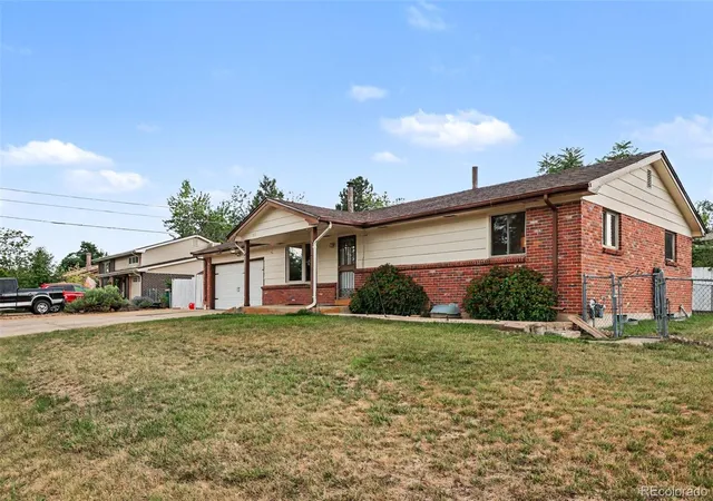 Photo 3 of Single family home for sale at 933 Nelson St, Lakewood, CO 80215 | MLS# 3449415 | Listing updated on 2026-09-14