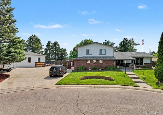 Photo 3 of Single family home for sale at 8143 S Otis Ct, Littleton, CO 80128 | MLS# 5515930 | Listing updated on 2026-09-30