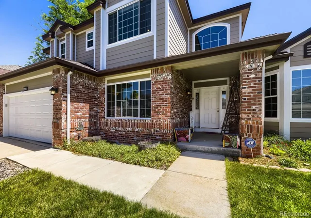 Photo 2 of Single family home for sale at 5860 S Espana St, Aurora, CO 80015 | MLS# 5836770 | Listing updated on 2026-09-24