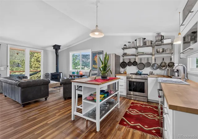 Photo 3 of Single family home for sale at 109 Button Rock Rd, Lyons, CO 80540 | MLS# 8447354 | Listing updated on 2026-09-14