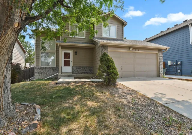 Photo 3 of Single family home for sale at 12026 Elm Way, Thornton, CO 80241 | MLS# 9299520 | Listing updated on 2026-10-04