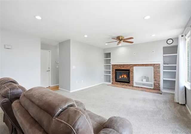 Photo 3 of Single family home for sale at 6048 W Ida Dr, Littleton, CO 80123 | MLS# 6014336 | Listing updated on 2026-10-07