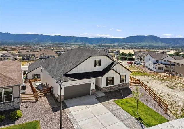 Photo 2 of Single family home for sale at 549 Old Grotto Dr, Monument, CO 80132 | MLS# 8300554 | Listing updated on 2026-09-11
