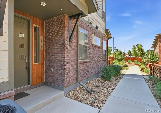 Photo 1 of Townhouse for sale at 4045 S Teller St, Lakewood, CO 80235 | MLS# 4907461 | Listing updated on 2026-10-08
