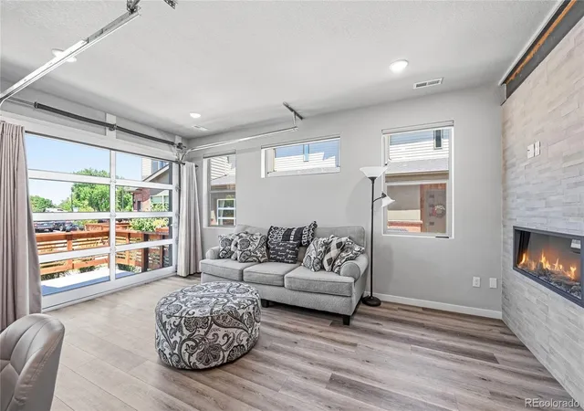 Photo 4 of Townhouse for sale at 4045 S Teller St, Lakewood, CO 80235 | MLS# 4907461 | Listing updated on 2026-10-08