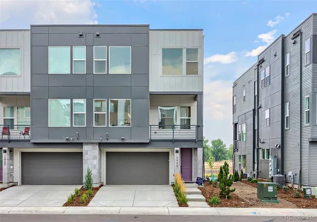 Townhouse for sale at 3445 W Elmhurst Pl, Littleton, CO 80120 | MLS# 7876259