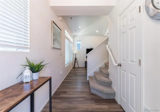 Photo 3 of Single family home for sale at 211 S Oak Hl St, Aurora, CO 80018 | MLS# 6508651 | Listing updated on 2026-09-12