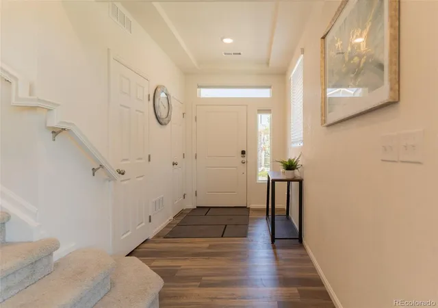 Photo 3 of Single family home for sale at 211 S Oak Hl St, Aurora, CO 80018 | MLS# 6508651 | Listing updated on 2026-09-12
