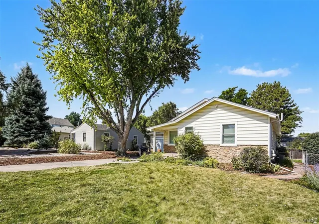 Photo 3 of Single family home for sale at 2935 S Clermont Dr, Denver, CO 80222 | MLS# 8742004 | Listing updated on 2026-09-11