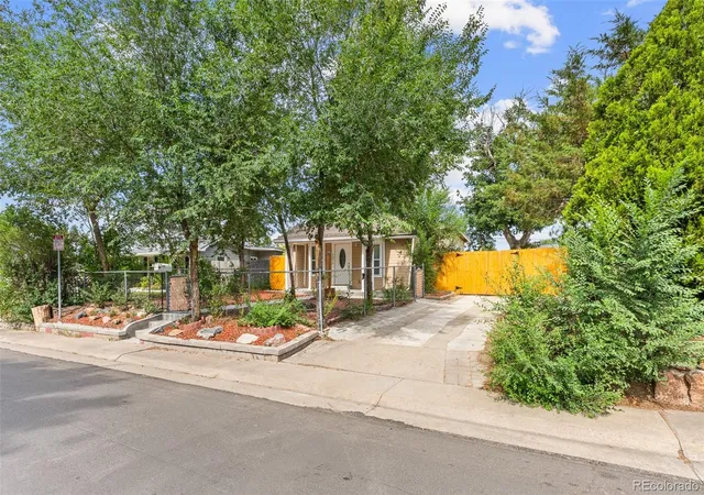 Photo 3 of Single family home for sale at 1272 Ulster St, Denver, CO 80220 | MLS# 7395267 | Listing updated on 2026-10-06