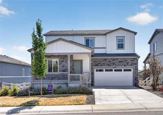 Photo 1 of Single family home for sale at 2174 Villageview Ln, Castle Rock, CO 80104 | MLS# 6736707 | Listing updated on 2026-09-15