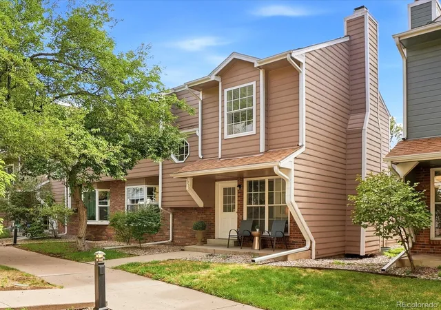 Photo 3 of Townhouse for sale at 1930 S Balsam St, Lakewood, CO 80227 | MLS# 3442105 | Listing updated on 2026-10-05