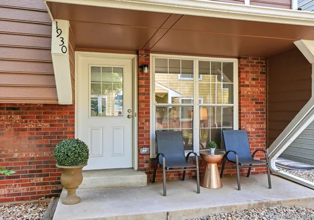 Photo 3 of Townhouse for sale at 1930 S Balsam St, Lakewood, CO 80227 | MLS# 3442105 | Listing updated on 2026-10-05