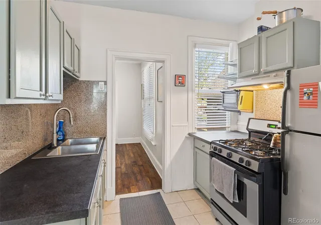 Photo 4 of Townhouse for sale at 2218 N Humboldt St, Denver, CO 80205 | MLS# 2343361 | Listing updated on 2026-10-10