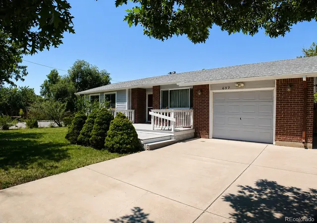 Photo 2 of Single family home for sale at 697 S Worchester St, Aurora, CO 80012 | MLS# 5080881 | Listing updated on 2026-09-15