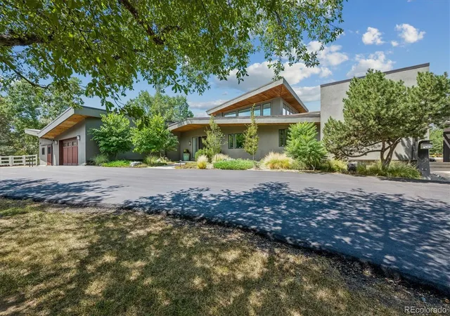 Photo 3 of Single family home for sale at 26 Cherry Ln Dr, Englewood, CO 80113 | MLS# 6989865 | Listing updated on 2026-09-12