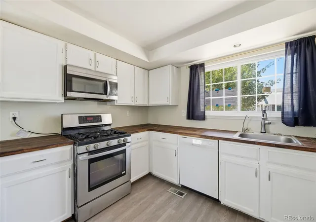 Photo 3 of Sale Pending at 18857 E Montana Dr, Aurora, CO 80017 | MLS# 7895464 | Listing updated on 2026-09-15