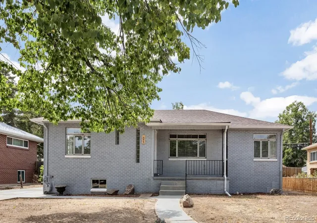 Photo 2 of Sale Pending at 1075 Kingston St, Aurora, CO 80010 | MLS# 2808352 | Listing updated on 2026-10-04