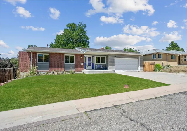 Photo 2 of Single family home for sale at 6017 Vivian Ct, Arvada, CO 80004 | MLS# 9792010 | Listing updated on 2026-09-11