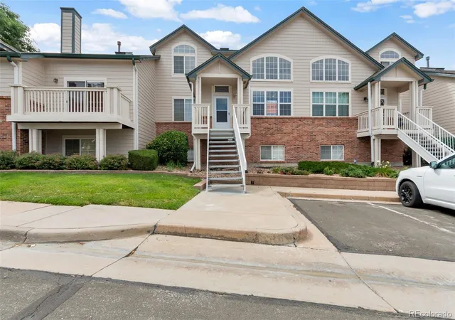 Townhouse for sale at 18102 E Bethany Pl, Aurora, CO 80013 | MLS# 4028114