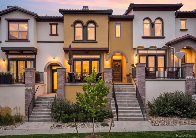 Townhouse for sale at 2519 S Orion St, Lakewood, CO 80228 | MLS# 3591951