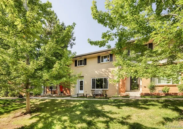 Photo 3 of Sale Pending at 12465 W Alameda Dr, Lakewood, CO 80228 | MLS# 8649710 | Listing updated on 2026-09-10