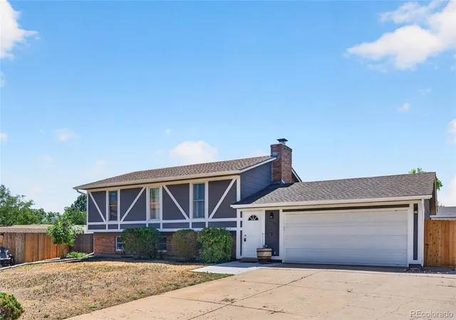 Photo 2 of Sale Pending at 17456 E Arkansas Ave, Aurora, CO 80017 | MLS# 5810477 | Listing updated on 2026-09-23