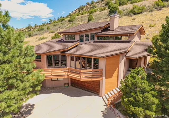 Photo 1 of Single family home for sale at 6936 Old Ranch Trl, Littleton, CO 80125 | MLS# 9484256 | Listing updated on 2026-10-06