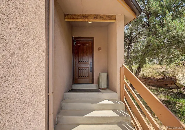 Photo 3 of Single family home for sale at 6936 Old Ranch Trl, Littleton, CO 80125 | MLS# 9484256 | Listing updated on 2026-10-06