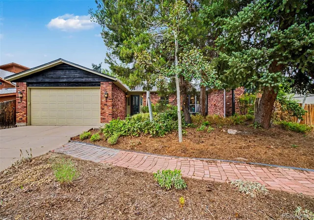 Photo 2 of Sale Pending at 11811 E Arkansas Ave, Aurora, CO 80012 | MLS# 4798152 | Listing updated on 2026-09-30