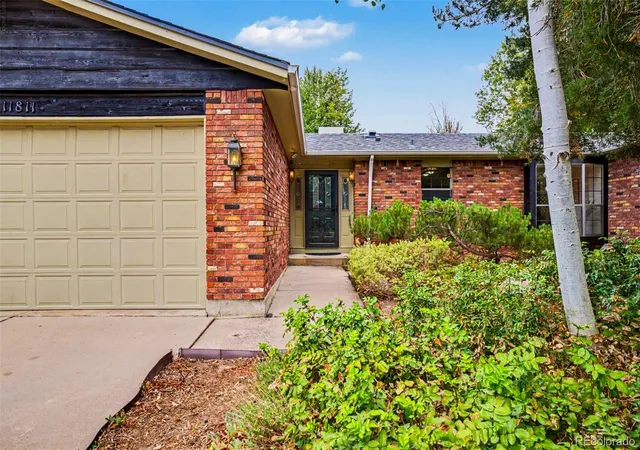 Photo 3 of Sale Pending at 11811 E Arkansas Ave, Aurora, CO 80012 | MLS# 4798152 | Listing updated on 2026-09-30