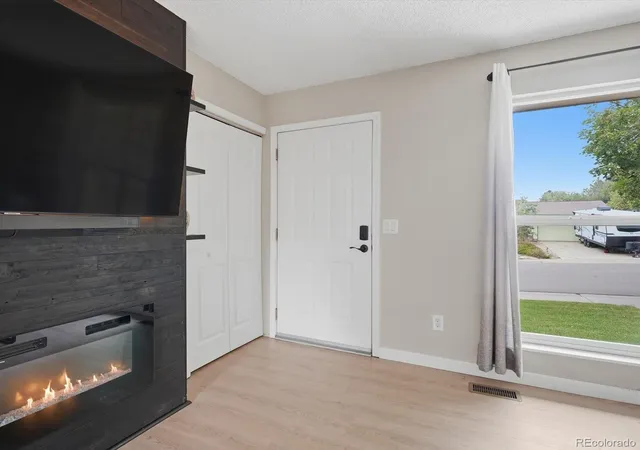 Photo 3 of Single family home for sale at 1208 S Cathay St, Aurora, CO 80017 | MLS# 9243714 | Listing updated on 2026-09-24