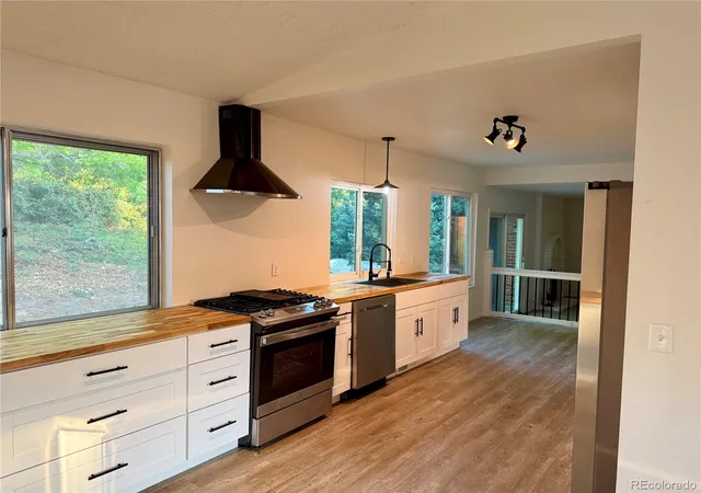 Photo 4 of Single family home for sale at 3661 S Joplin St, Aurora, CO 80013 | MLS# 3078816 | Listing updated on 2026-10-28