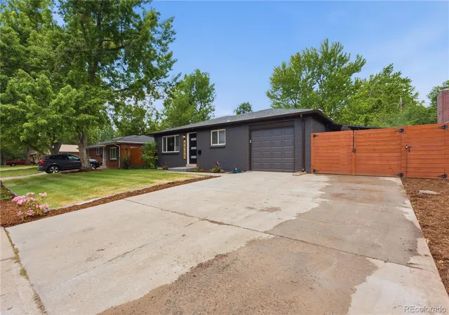 Photo 2 of Single family home for sale at 6033 Hoyt Ct, Arvada, CO 80004 | MLS# 7845966 | Listing updated on 2026-09-15