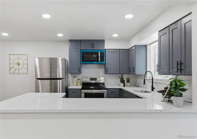 Photo 3 of Single family home for sale at 6033 Hoyt Ct, Arvada, CO 80004 | MLS# 7845966 | Listing updated on 2026-09-15