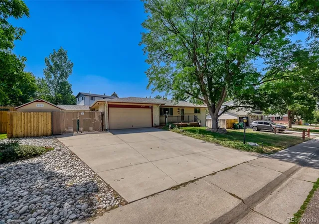 Photo 2 of Single family home for sale at 4757 S Oak Ct, Littleton, CO 80127 | MLS# 9223360 | Listing updated on 2026-10-06