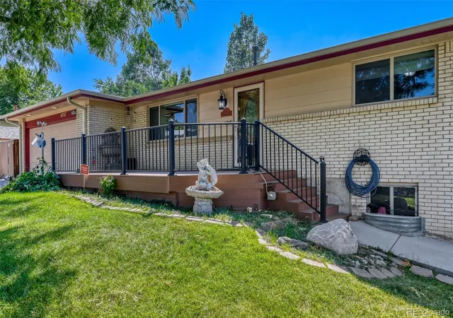Photo 3 of Single family home for sale at 4757 S Oak Ct, Littleton, CO 80127 | MLS# 9223360 | Listing updated on 2026-10-06