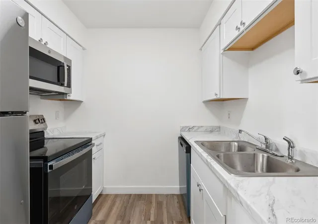 Listing Photo 4 - Condo for sale in building located at 3633 S Sheridan Blvd, Lakewood, CO 80235 - Unit #17